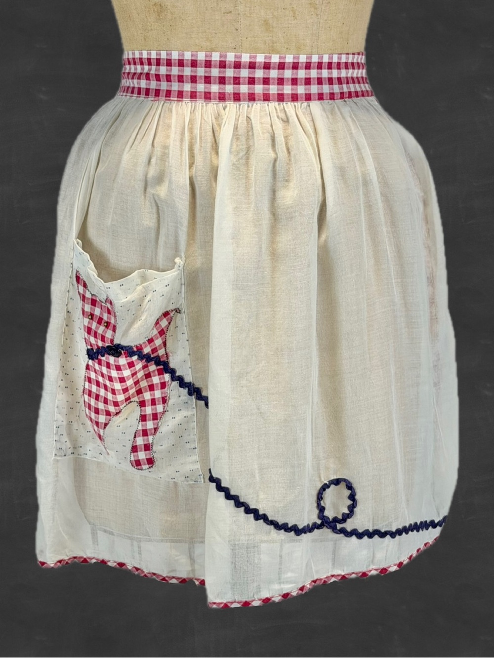 VINTAGE 50s poodle skirt half apron tie back picnic gingham check MCM farmhouse